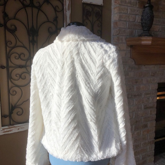Nina Leonard NWT Size M Ivory Faux Fur Jacket - Picture 2 of 7